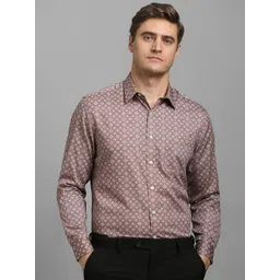 Louis Philippe Men Spread Collar Geometric Printed Cotton Formal Shirt-picture-17