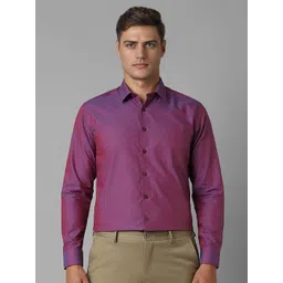 Louis Philippe Men Spread Collar Textured Printed Cotton Slim Fit Formal Shirt-picture-19