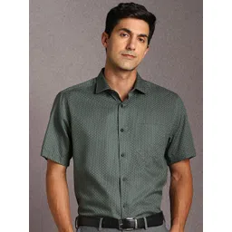 Louis Philippe Textured Spread Collar Cotton Formal Shirt-picture-26