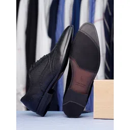 louis stitch Men Leatherette Brogue Formal Shoes-picture-19