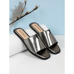 LOUIS STITCH Women Open Toe Flats-picture-21