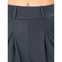 Lugo Women Grey Solid Pleated Trousers image 3