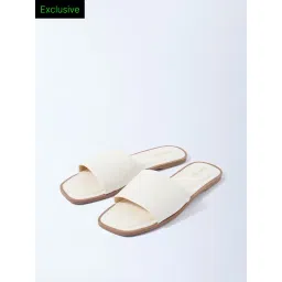 LUNA BLU by Westside White Puffed Slides - Exclusive-picture-24