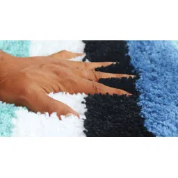 luxe home international Blue Solids Microfiber Bath Mat - Set of 1 image 2