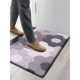 LUXEHOME INTERNATIONAL White & Grey Geometric Printed Anti-Skid Doormat-image-21