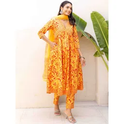 MAAND Women Ethnic Motifs Printed Regular Pure Silk Kurta Set With Dupatta-picture-20