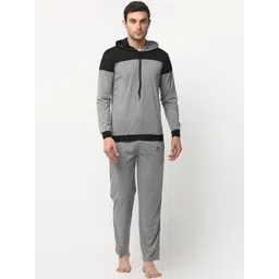 mack jonney VIMAL JONNEY Men Grey Melange & Black Colourblocked Night suit-picture-29