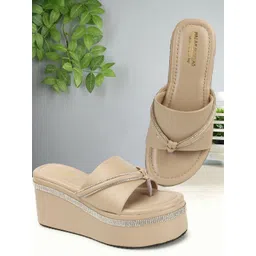 madam glorious Women Embellished Wedge Sandals-picture-29