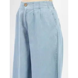 MADAME Light Blue Cotton Relaxed Fit Mid Rise Cropped Jeans image 5