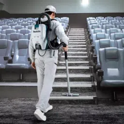 Makita 40 V Cordless Backpack Vaccum Cleaner, VC008GZ image 2