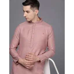 Manyavar Men Pink Solid Kurta with Pyjamas-picture-15
