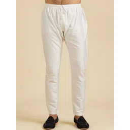 Manyavar Men Solid Kurta & Pyjamas With Jacket image 5