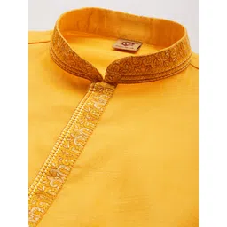 Manyavar Men Solid Kurta with Pyjamas image 5