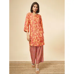 Marigold Lane Floral Printed Tie-Up Neck Cotton Tunic-picture-11