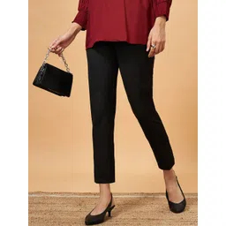 Marigold Lane Women Mid Rise Cropped Trousers-picture-27