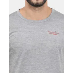 Masculino Latino Light Grey Regular Fit Round Neck Sports T-Shirt image 4