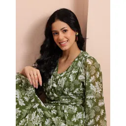 Mast & Harbour Floral Print Ruched Tiered Empire Midi Dress-picture-27