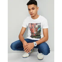 max Boys Printed V-Neck T-shirt image 3