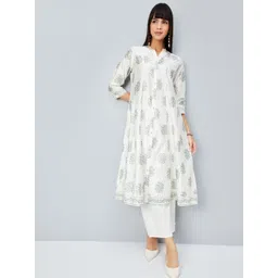 max Floral Printed Mandarin Collar Thread Work Cotton Anarkali Kurta-picture-26