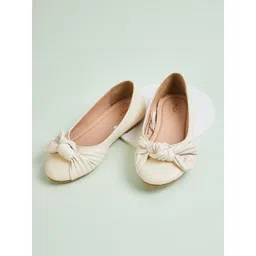 max Girls Bow Detailed Round Toe Ballerinas-picture-30