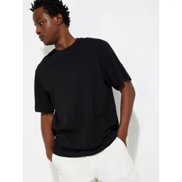 max Men 2 V-Neck Applique T-shirt-picture-35