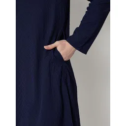 max Men Thread Work Kurta image 2