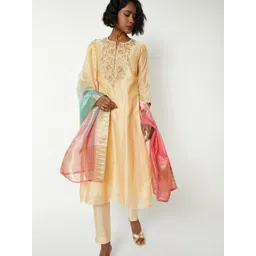 max Women Floral Embroidered Regular Thread Work Kurta with Trousers & With Dupatta-picture-32