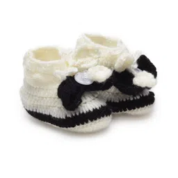 MayRa Knits Hand Knitted Button Detailed Crochet Booties - White-picture-28
