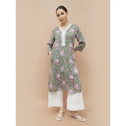 Melange by Lifestyle Floral Embroidered V-Neck Kurta-picture-20