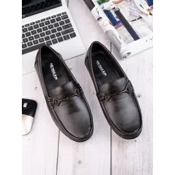 MENGLER Men Textured Leather Round Toe Loafers-picture-13