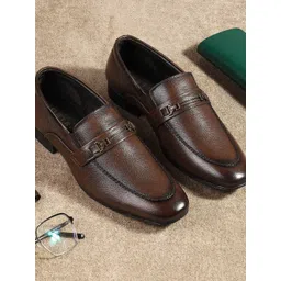 Metro Men Textured Leather Round Toe Formal Loafers-picture-20