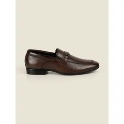 Metro Men Textured Leather Round Toe Formal Loafers image 2