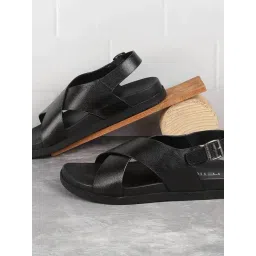 Metro Men's Black Cross Strap Sandals-picture-14