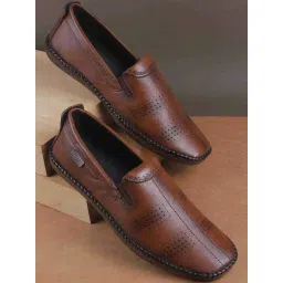 Metro Men's Tan Casual Loafers-picture-29