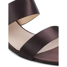 Metro Women Burgundy Solid Block Heels image 2