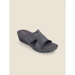 Metro Women Solid Platform Sandals-picture-19