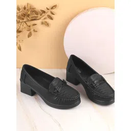 Metro Women Textured Loafers-picture-12