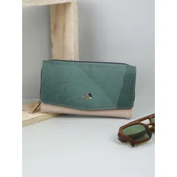 Metro Women Textured Three Fold Wallet-picture-22