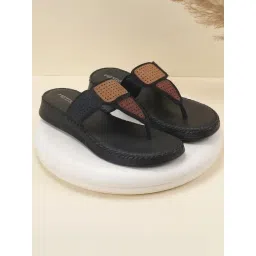 Metro Women's Black T-Strap Sandals-picture-36