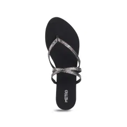 Metro Women's Black Thong Sandals image 3