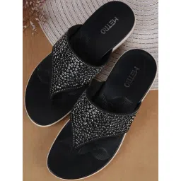 Metro Women's Black Thongs-picture-41