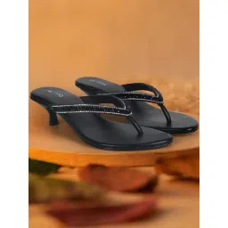 Metro Women's Black Thongs-picture-26