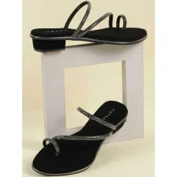 Metro Women's Black Toe Ring Sandals-picture-25