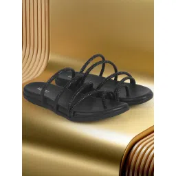 Metro Women's Black Toe Ring Sandals image 1