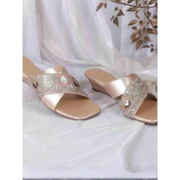 Metro Women's Gold Cross Strap Wedges-picture-11