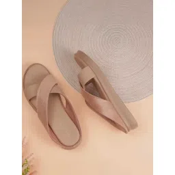 Metro Women's Peach Cross Strap Sandals-picture-48