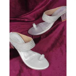 Metro Women's Silver Toe Ring Sandals-picture-11