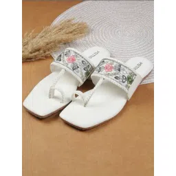 Metro Women's White Toe Ring Sandals-picture-33