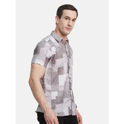 METTLE Men Spread Collar Geometric Printed Cotton Casual Shirt image 5