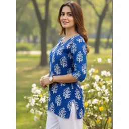 Mialo fashion Ethnic Motifs Printed V-Neck Kurti-picture-16